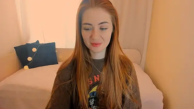 Snapshot of Adelyna_Bird chatting on 12-22-25, 08:00 Adelyna Bird online show from 12-22-25, 08:00