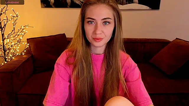 Snapshot of Adelyna_Bird chatting on 07-12-26, 06:59 Adelyna Bird online show from 07-12-26, 06:59