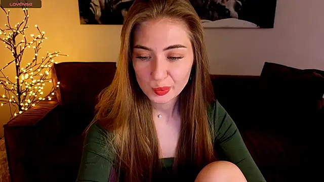Snapshot of Adelyna_Bird chatting on 07-17-26, 07:15 Adelyna Bird online show from 07-17-26, 07:15
