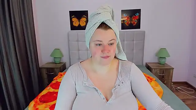 Snapshot of PolinaSalvatore chatting on 01-17-25, 08:24 PolinaSalvatore online show from 01-17-25, 08:24