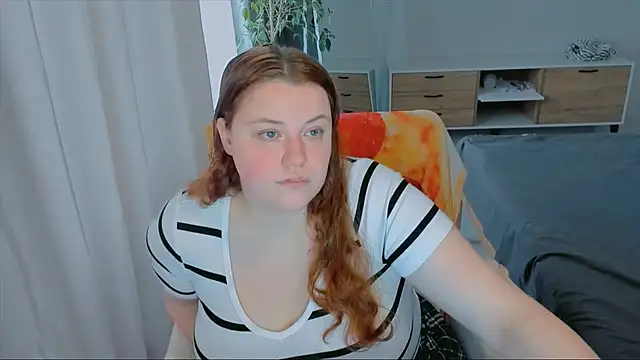 Snapshot of PolinaSalvatore chatting on 10-12-25, 11:42 PolinaSalvatore online show from 10-12-25, 11:42