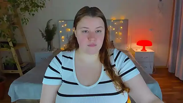 Snapshot of PolinaSalvatore chatting on 10-29-25, 02:19 PolinaSalvatore online show from 10-29-25, 02:19