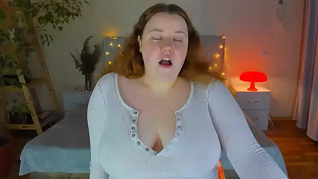 Snapshot of PolinaSalvatore chatting on 10-31-25, 05:03 PolinaSalvatore online show from 10-31-25, 05:03