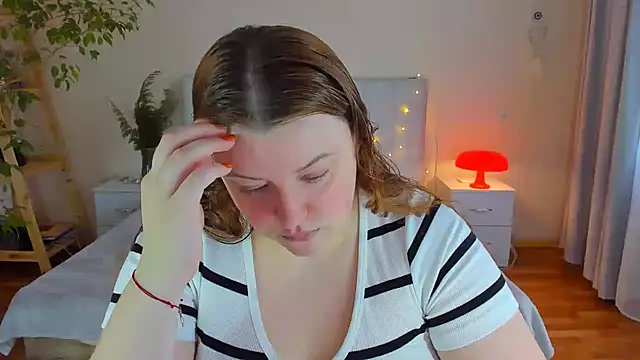 Snapshot of PolinaSalvatore chatting on 11-05-25, 10:48 PolinaSalvatore online show from 11-05-25, 10:48