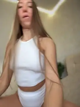 EvaCatt online show from 03-26-26, 03:01