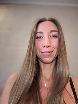 Snapshot of EvaCatt chatting on 04-25-26, 02:14 EvaCatt online show from 04-25-26, 02:14