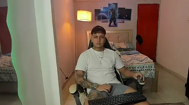 Snapshot of Jake_simons chatting on 01-05-25, 02:17 Jake simons online show from 01-05-25, 02:17