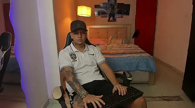 Snapshot of Jake_simons chatting on 01-11-25, 01:37 Jake simons online show from 01-11-25, 01:37