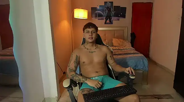 Snapshot of Jake_simons chatting on 01-30-25, 06:21 Jake simons online show from 01-30-25, 06:21