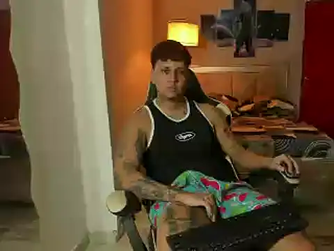 Snapshot of Jake_simons chatting on 02-20-25, 02:29 Jake simons online show from 02-20-25, 02:29