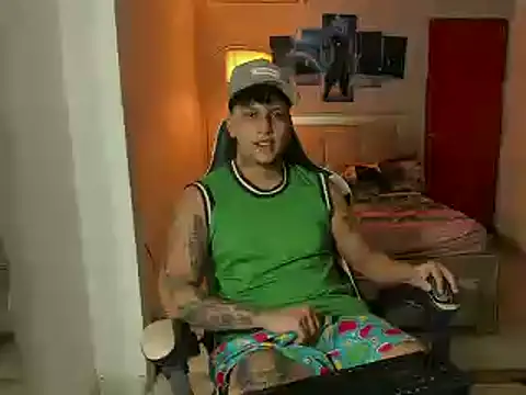 Snapshot of Jake_simons chatting on 03-14-25, 02:53 Jake simons online show from 03-14-25, 02:53