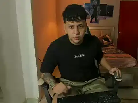 Snapshot of Jake_simons chatting on 03-22-25, 05:06 Jake simons online show from 03-22-25, 05:06