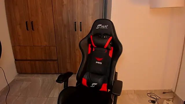 Snapshot of Jake_simons chatting on 09-21-25, 04:03 Jake simons online show from 09-21-25, 04:03