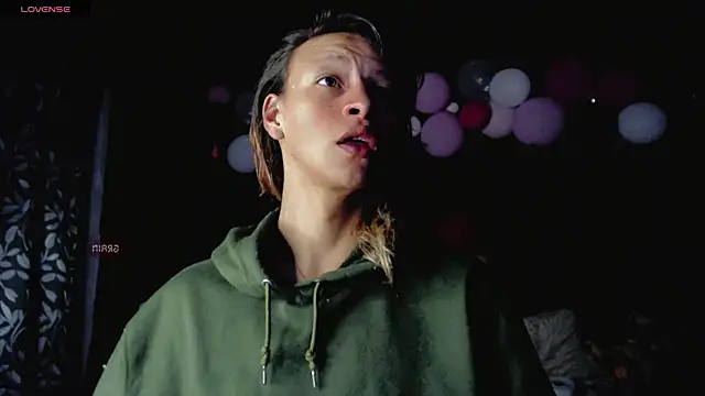 Summer XO online show from 01-20-25, 03:37