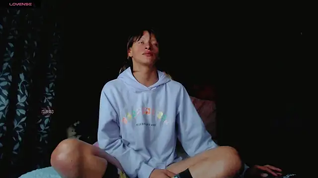 Summer XO online show from 01-23-25, 04:52