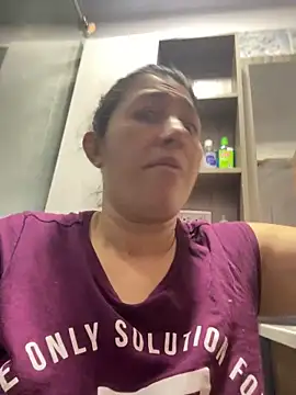 Snapshot of andreaisis2 chatting on 01-17-25, 05:30 andreaisis2 online show from 01-17-25, 05:30