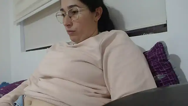 Snapshot of andreaisis2 chatting on 02-13-25, 11:04 andreaisis2 online show from 02-13-25, 11:04