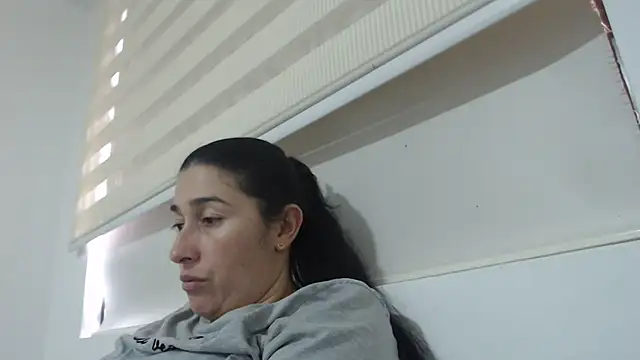 Snapshot of andreaisis2 chatting on 02-21-25, 09:43 andreaisis2 online show from 02-21-25, 09:43