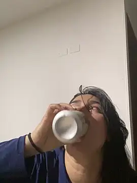 Snapshot of andreaisis2 chatting on 02-23-25, 04:50 andreaisis2 online show from 02-23-25, 04:50