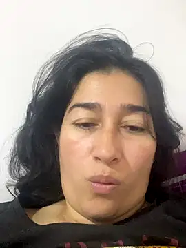 Snapshot of andreaisis2 chatting on 11-25-25, 01:55 andreaisis2 online show from 11-25-25, 01:55