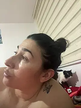 andreaisis2 online show from 05-18-26, 06:52