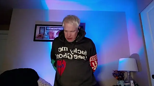 Snarfle82 online show from 12-01-25, 12:32