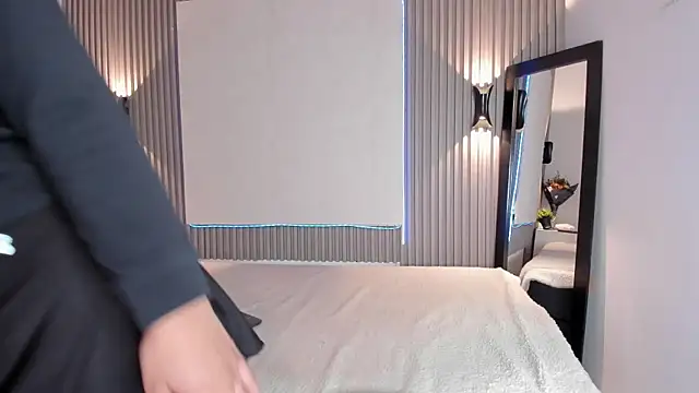 Zafiiraa online show from 12-15-25, 11:58