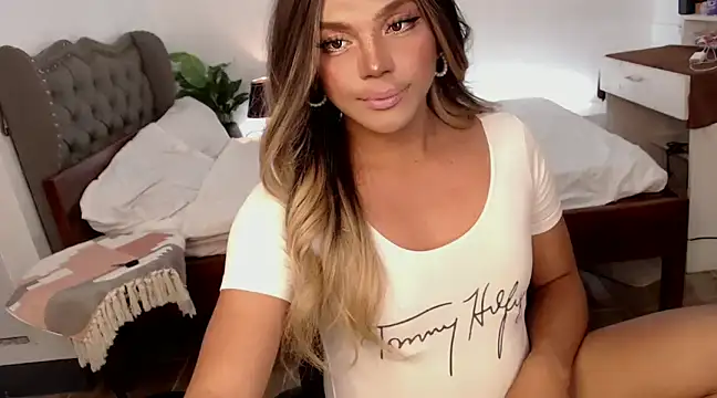 liaa lurrecams online show from 01-24-25, 12:41