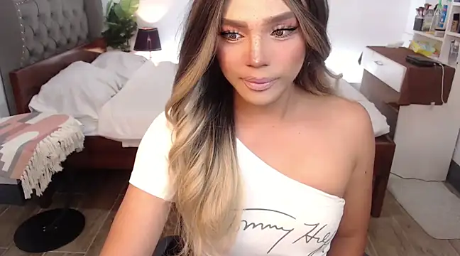 liaa lurrecams online show from 03-19-25, 06:01