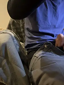 Snapshot of simoninside25 chatting on 12-02-25, 04:57 simoninside25 online show from 12-02-25, 04:57