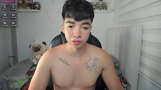 santy7v7 online show from 04-15-26, 01:18