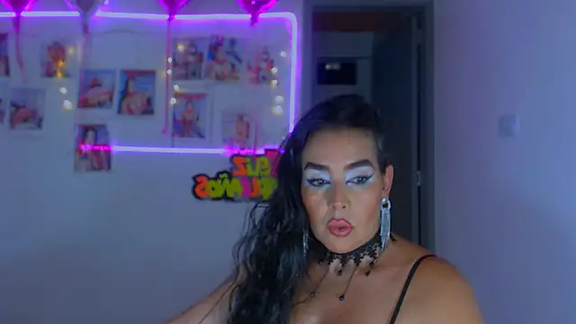 Snapshot of sweet_vanessa_22 chatting on 01-24-25, 02:18 sweet vanessa 22 online show from 01-24-25, 02:18