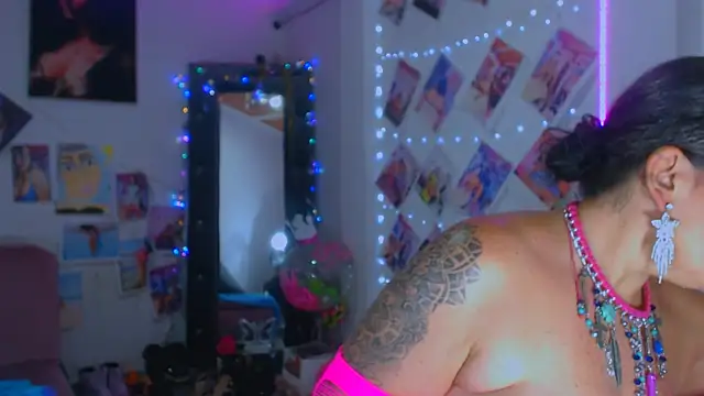 Snapshot of sweet_vanessa_22 chatting on 09-12-25, 09:48 sweet vanessa 22 online show from 09-12-25, 09:48