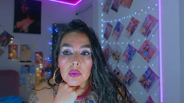 Snapshot of sweet_vanessa_22 chatting on 10-19-25, 03:29 sweet vanessa 22 online show from 10-19-25, 03:29