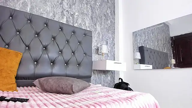 Lia sarahi online show from 02-12-26, 11:38