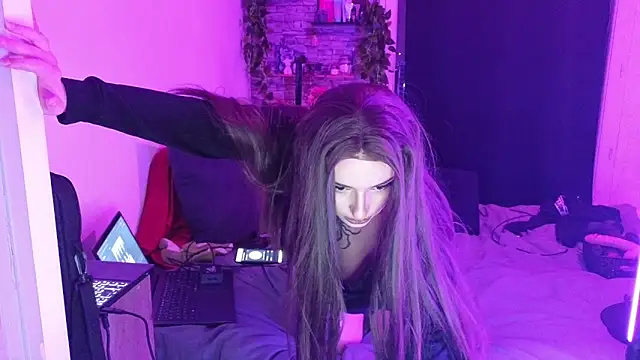 Snapshot of Moxxxie chatting on 11-29-25, 05:49 Moxxxie online show from 11-29-25, 05:49