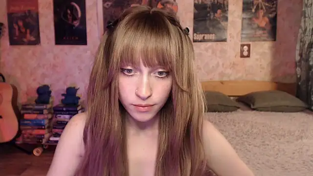 Snapshot of Friendly_Ellie chatting on 06-15-26, 02:30 Friendly Ellie online show from 06-15-26, 02:30