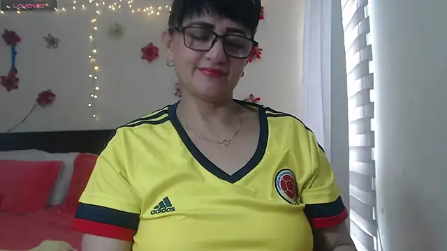 ISABEEL SOFIA01 online show from 03-20-25, 06:42