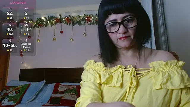 ISABEEL SOFIA01 online show from 12-17-25, 10:21