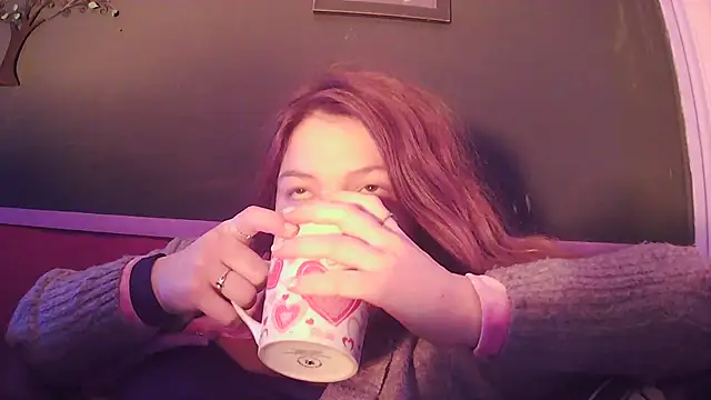 Angelk43 online show from 12-20-25, 06:42