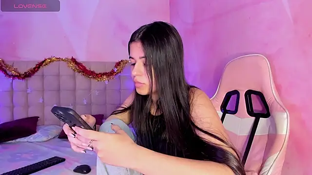 Snapshot of IvySanders1 chatting on 12-30-24, 03:25 IvySanders1 online show from 12-30-24, 03:25