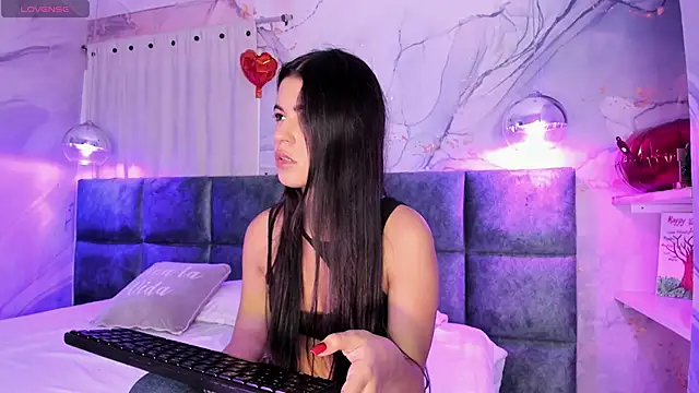 Snapshot of IvySanders1 chatting on 02-17-25, 03:25 IvySanders1 online show from 02-17-25, 03:25