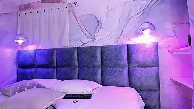 Snapshot of IvySanders1 chatting on 03-10-25, 03:12 IvySanders1 online show from 03-10-25, 03:12