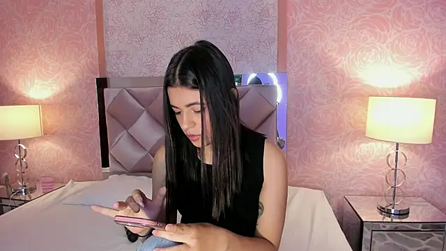 Snapshot of IvySanders1 chatting on 11-26-25, 07:37 IvySanders1 online show from 11-26-25, 07:37