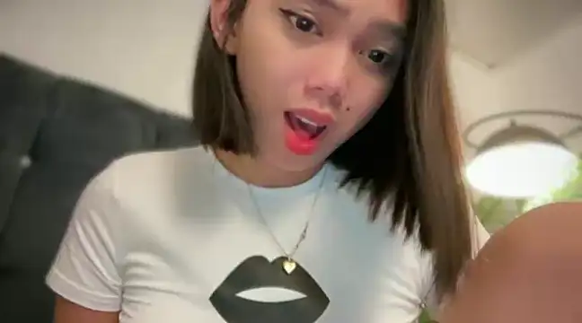 Snapshot of GenesisCastillano chatting on 02-23-25, 05:50 GenesisCastillano online show from 02-23-25, 05:50