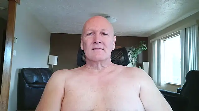 Snapshot of BasicAnt chatting on 01-15-26, 04:44 BasicAnt online show from 01-15-26, 04:44