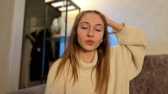 LovelyKatea online show from 11-16-25, 12:44