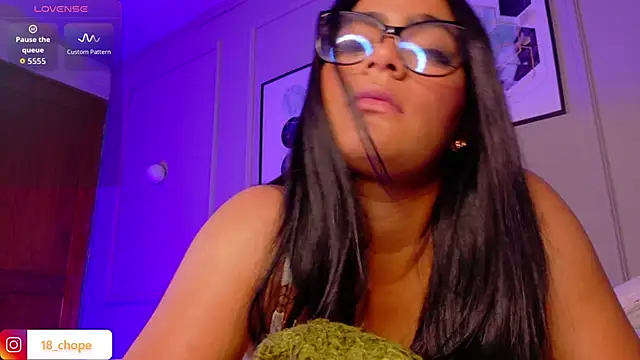 Snapshot of _charlotte11 chatting on 10-10-25, 01:54 charlotte11 online show from 10-10-25, 01:54