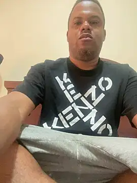 Snapshot of Iced_cloudz chatting on 01-13-26, 05:07 Iced cloudz online show from 01-13-26, 05:07