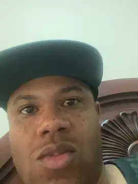 Snapshot of Iced_cloudz chatting on 01-14-26, 03:39 Iced cloudz online show from 01-14-26, 03:39